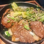 魚吟 - ハラミ！アツアツワイルドなお肉があるの嬉しい