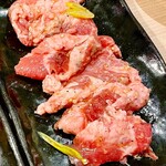 和牛ホルモンとタレ漬け焼肉 壺ほる - 