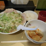 超ごってり麺 ごっつ - しょう油ラーメン　水餃子　半ライス　￥750-