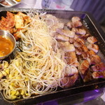  ヒョンチャンプルコギ - サムギョプサルセット　3,299円