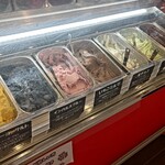ハラッパ - ショーケースもドロドロ。