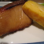 お茶とごはんや - ぶりの照り焼きと卵焼き（夜定食より）