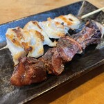焼とり弁慶 - ヤゲン軟骨140円　鶏レバー120円
