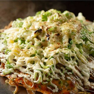 自分好みのお好み焼き◆豊富なトッピングで広島の味を