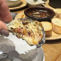 Seafood bar Ermitage 横浜鶴屋町店 - 牡蠣グラタン