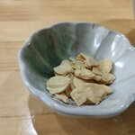 麺匠 いけだ - 無料のガーリックチップ