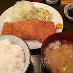 Dairaku - トンカツ定食1000円