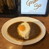 欧風カレー専門店 ゴールデンカップ - 二種のカレー（片目玉焼き、辛口、ご飯100g）