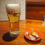 鶏と魚と麺 祐星 - 生ビール ＆ 付き出し