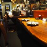 鶏と魚と麺 祐星 - 店内（カウンター席）