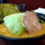 横浜ラーメン 弐七家 - 料理写真: