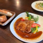 バーデン　バーデン - ◯本日のお肉ランチ／サラダ・パンor五穀米・ドリンク付き¥1,500
