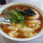 支那そばや - 支那そばや（ワンタンめん 950円）