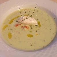 レストランゼルコバ - キュウリのスープ