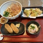 茶寮 伊勢藤次郎 - ちくわ天うどん御膳＋温玉＋稲荷寿司