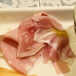 マヌエル ヴィーニョ エ ペティスコス - 生ハムとモルタデッラ