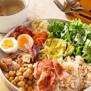 ドリンク&スープ付◆ヘルシーでお得なランチセット