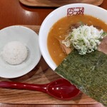 元祖海老そば 縁や - 塩　大きな海苔とセンターのネギが良いアクセント