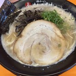 羽釜豚骨二代目けんのすけ - 料理写真:ラーメン   820円なり