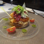 ラ ヴォワール - ミントでマリネした小海老のカペリーニ　トマトバルサミコ風味