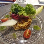 ラ ヴォワール - ミントでマリネした小海老のカペリーニ　トマトバルサミコ風味