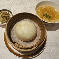 筑紫樓 銀座店 - 搾菜・山椒が香る肉まん・玉子と玉蜀黍の中華スープ