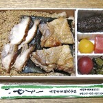 駅弁屋 - 料理写真:鶏めし弁当