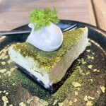 ALL DAY CAFE & DINING The Blue Bell - アイスクリームケーキ？