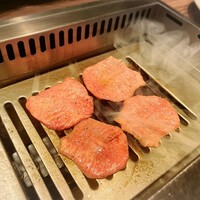 焼肉うしごろ 新宿三丁目店 - 