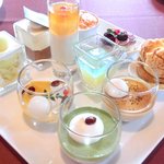 RISTORANTE OZIO - デザートブッフェ 2376円 のグラスデザート10種盛り合わせ