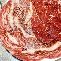 焼肉&手打ち冷麺 二郎 KANAYAMA - 和牛盛り合わせ 350g 5,000円→2,980円