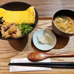 むすびのサチ - ふんわりたまごと鶏丼