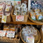盛岡せんべい店 - 店内