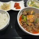 焼肉明成館 - すじ煮込みランチ