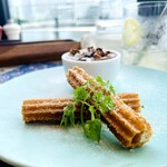 Del Mar COMEDOR Y TERRAZA - デザート　ゴシュア　チュロス添え（デザート）