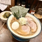 麵や きさ乃 - 塩玉らーめん、TPチャーシュー、のり、高菜ごはん
