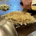 広島お好み焼 くるみ - 半熟スペシャル そば（豚肉・野菜・玉子・麺・青ねぎ）・めんダブル そば