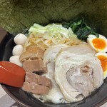 横浜家系ラーメン赤家 - 