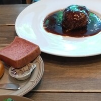 やさいの王様 用賀店 - ハンバーグは下にマッシュポテトが