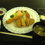 グランドサンピア八戸 - 9月4日。さわ里のミックスフライ定食850円。