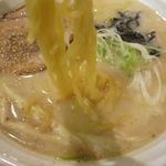麺処 龍仁 - 濃厚鶏白湯らーめんの麺