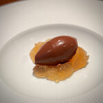 蒼 - 蒼菓を始められたことで、デザートのバリエーションが広がりましたよね♪
      この、爽やかできれ〜いな味わいの国産カカオが、前回に続いてこちらでもいただけるなんて、大変幸運なことです。