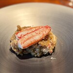 蒼 - この立派な毛蟹ちゃんに目を奪われますが、下のリゾットに凝縮された旨味は、ちょっと次元が違います！
      これも大好物。結局、全部ですけど（笑）