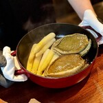 蒼 - 信じられない大きさ、800gの鮑！
      シェフも、「ここ数年で一番、今年はもう入らないかも」とおっしゃるほど。