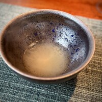 蒼 - ひゃ〜♪
                やっぱり、これですよ、これ！
                豊かな香りと、なんともクリアな美味しさ。
                鯛もいいけど、鱧もたまらないなぁ(^^)