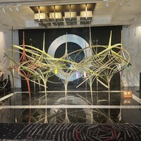 トゥールダルジャン 東京 - ホテルロビーの竹のオブジェ　七夕が近いからかな