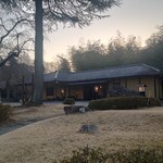 ロペ倶楽部 テラスレストラン - 車寄せ（長屋門風の入口）