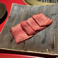和牛とタン 焼肉 とみ 新橋本店 - 