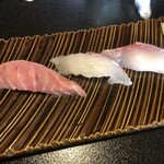 幸寿し - 中トロと白身2種