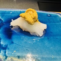 鮨shizuku 西天満 - アオリイカのウニのせ